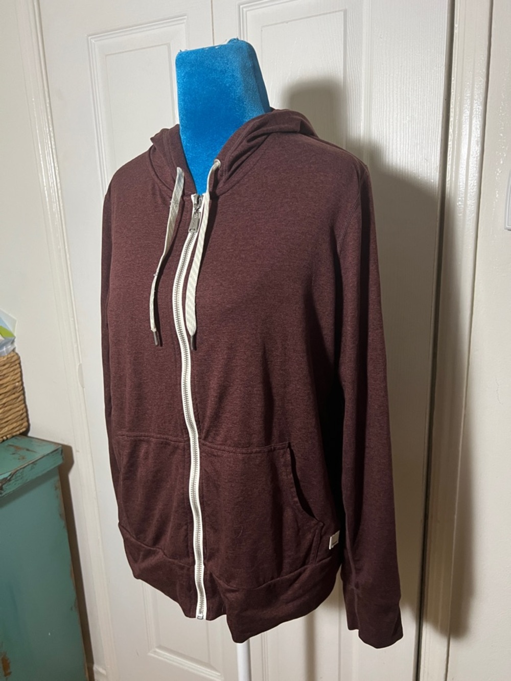 Vuori Athletic Full Zip Hooded Sweatshirt Women’s Medium Super soft - Picture 3 of 8